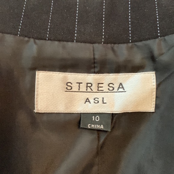 Stunning black with blue pinstripe women’s suit jacket by STRESA. ASL size 10. - Picture 6 of 7